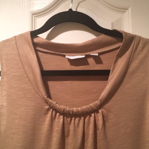 Top - Picture 2 of 4